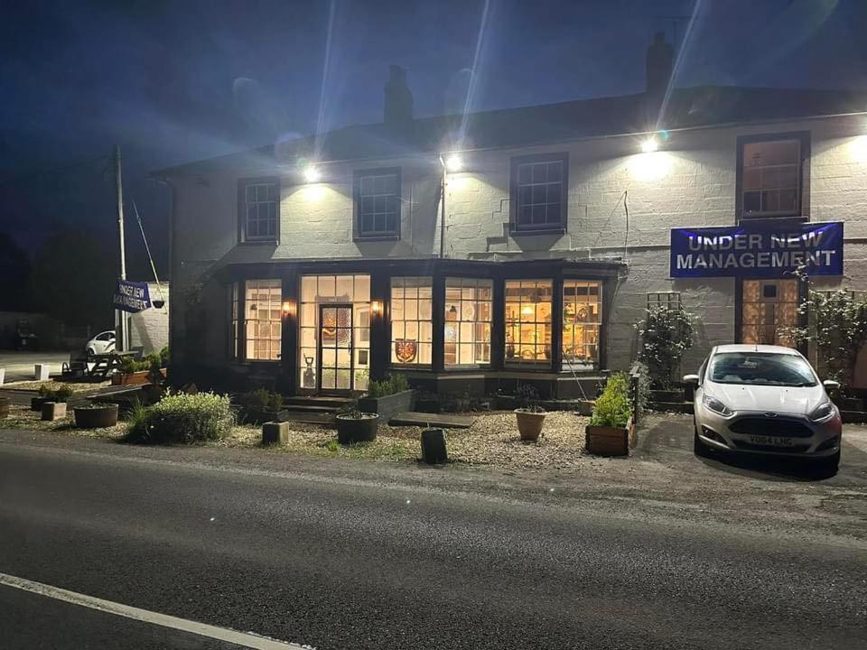 مبيت وإفطار Dinton  The Penruddocke Arms المظهر الخارجي الصورة