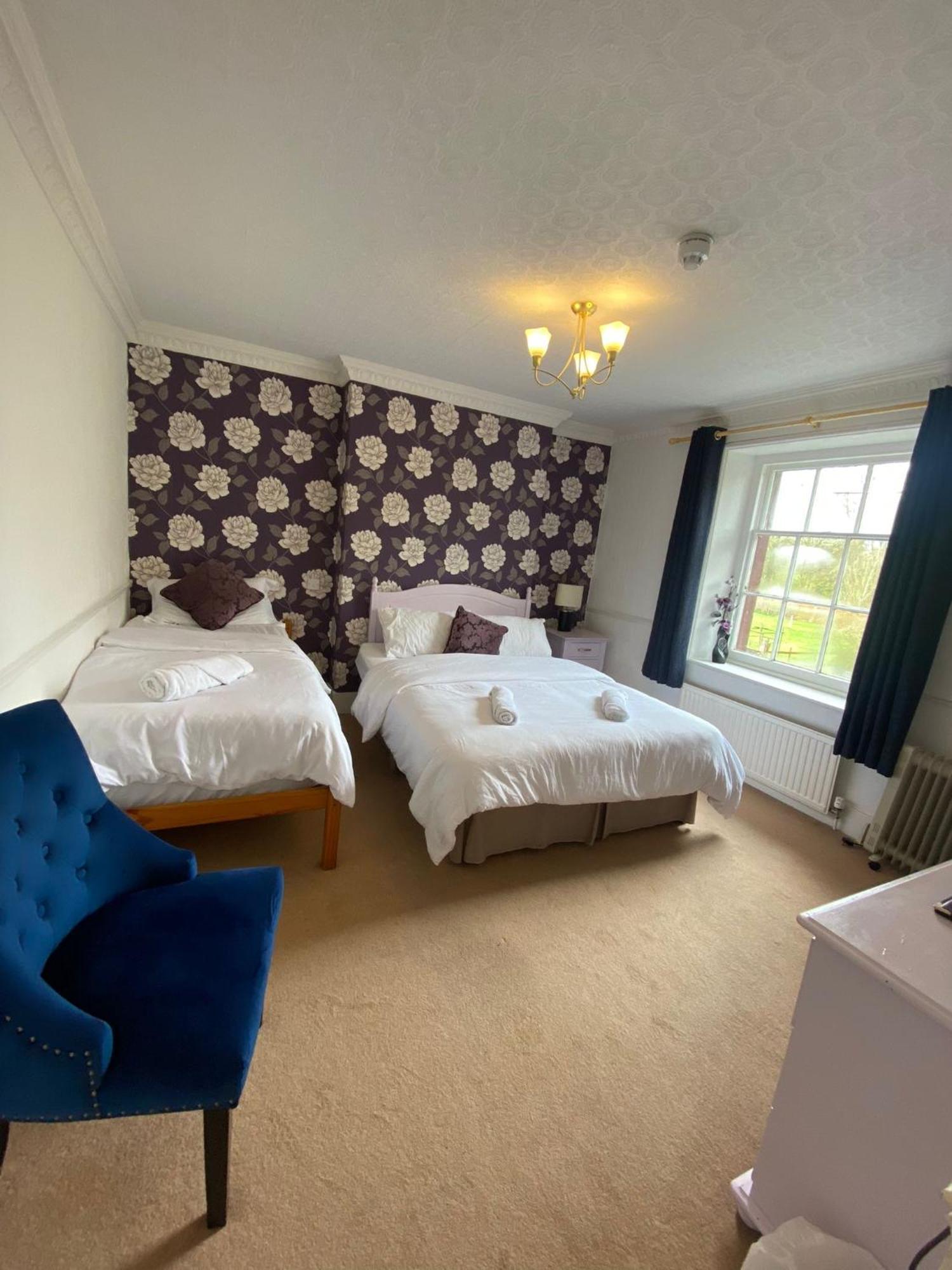 مبيت وإفطار Dinton  The Penruddocke Arms المظهر الخارجي الصورة
