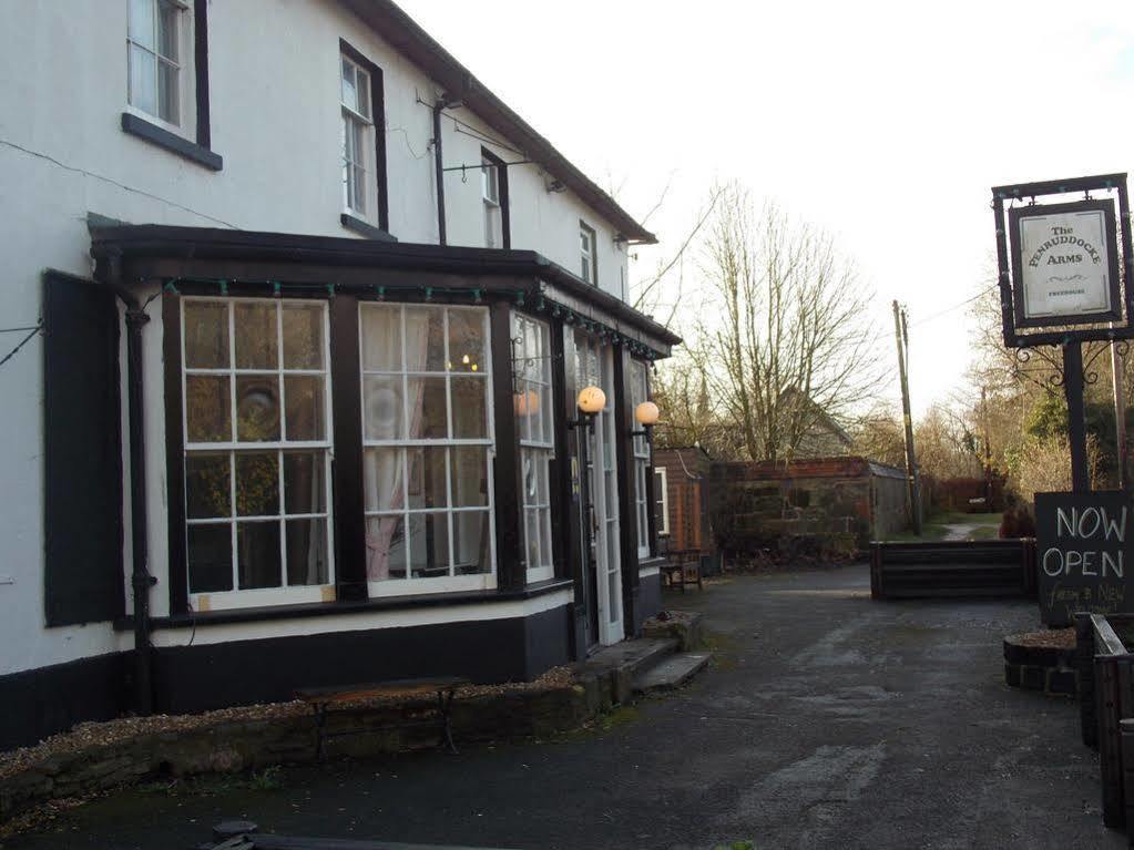 مبيت وإفطار Dinton  The Penruddocke Arms المظهر الخارجي الصورة