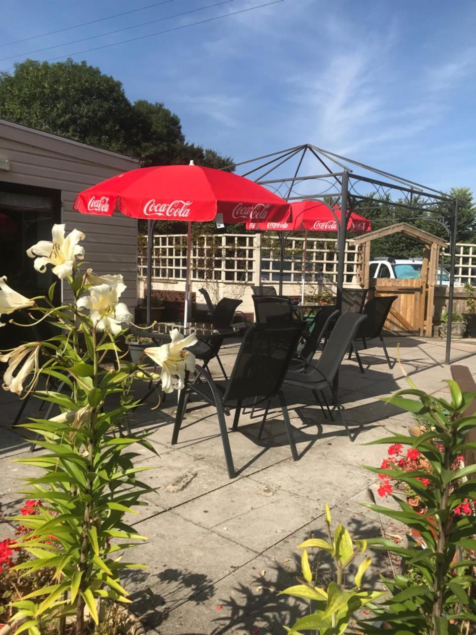 مبيت وإفطار Dinton  The Penruddocke Arms المظهر الخارجي الصورة